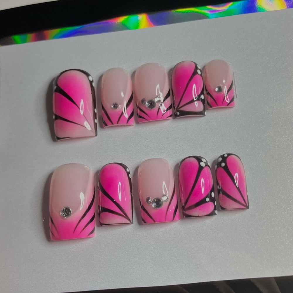 Pink Gradient Butterfly Nail Set with Rhinestones - Picture 5 of 5